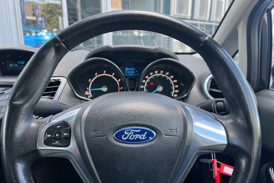 Ford FIESTA Photo autoimg-1f84a36e00e4eddd90df6aaca605c0155576b885.jpg