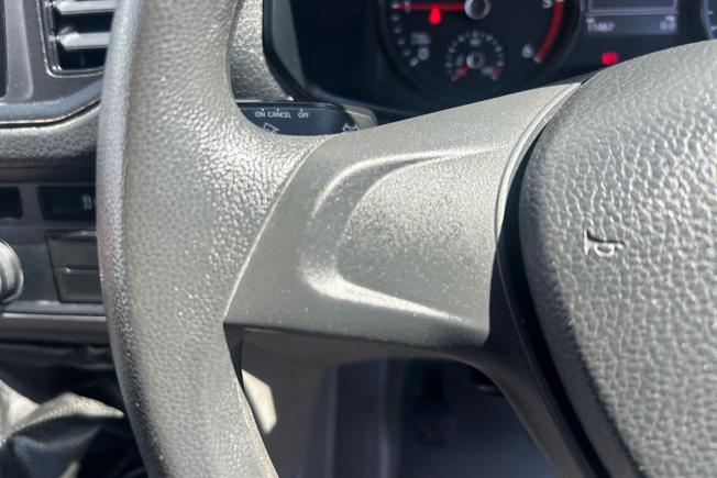 VOLKSWAGEN Crafter Photo 16