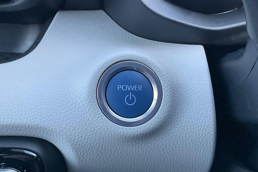 Toyota Yaris Photo autoimg-1f89e60ac6f7fe5fa4796e222a6de7f0099e5344.jpg