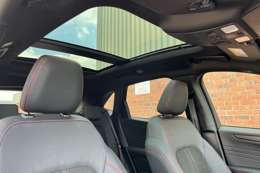Ford Kuga Photo autoimg-1f8c255a0c25b6bcc74e620f32e417a712d7fbfd.jpg