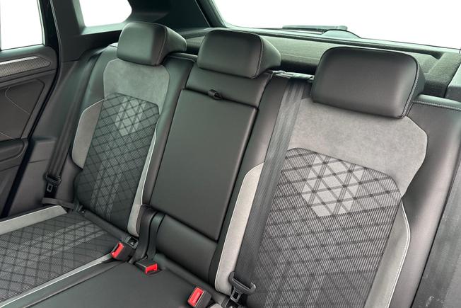VOLKSWAGEN Tiguan Photo 9