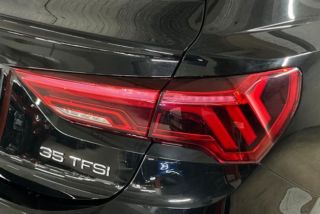 AUDI Q3 Photo 18
