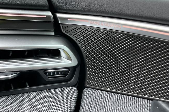 Audi A6 Saloon Photo 29