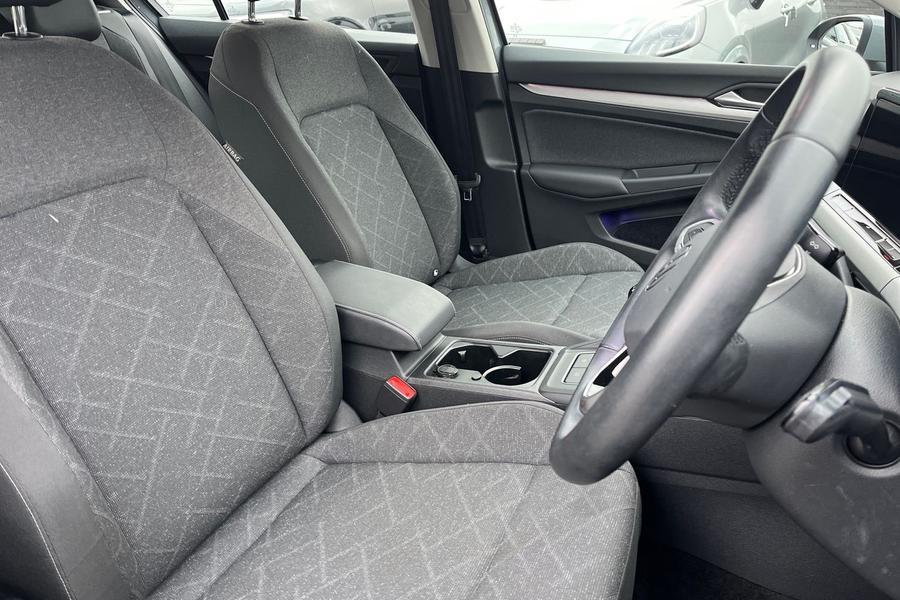 Volkswagen Golf Photo autoimg-1f9922ba86fe6178024371ea2938478c23b18fd1.jpg