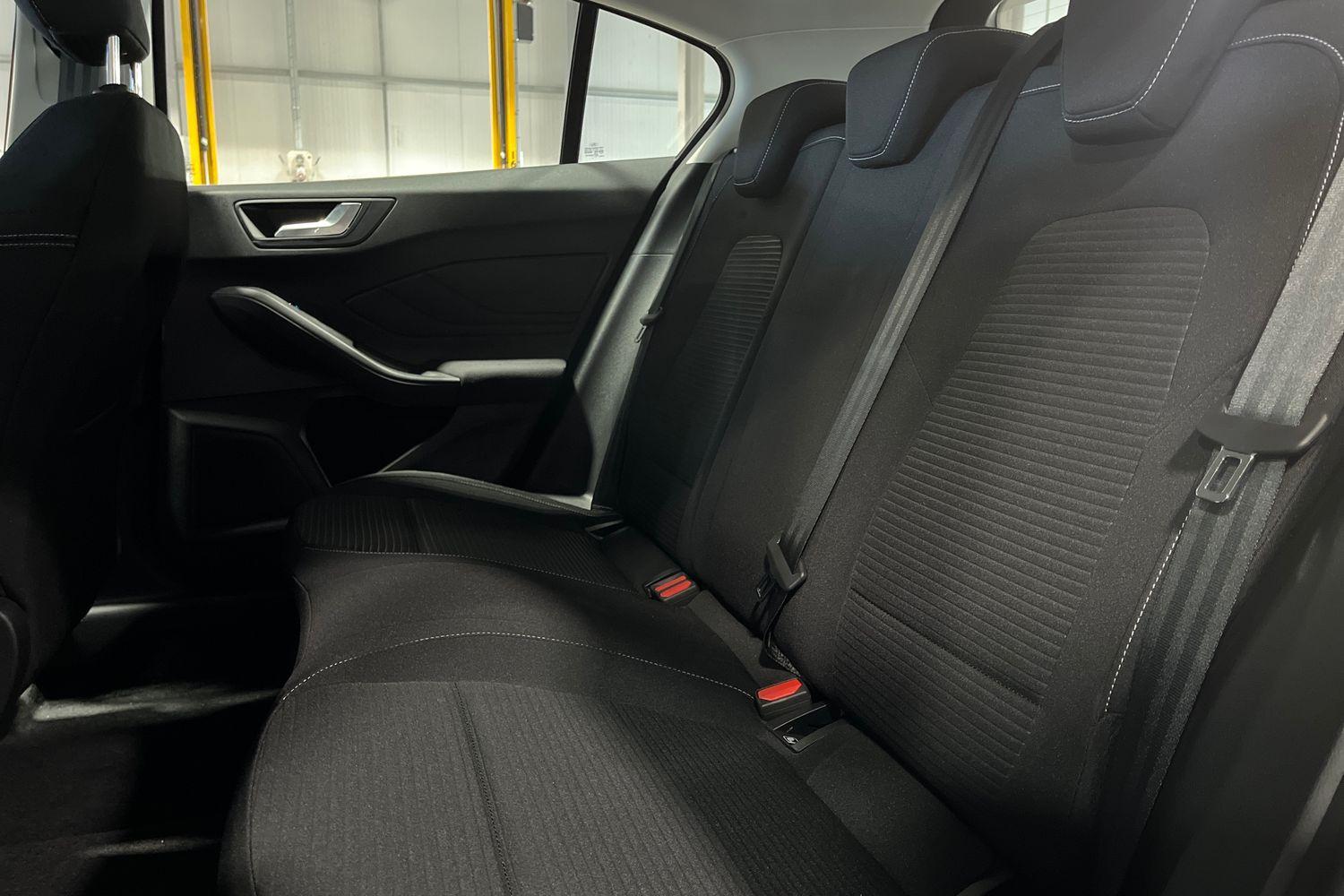 Ford Focus Photo 19