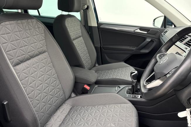 VOLKSWAGEN Tiguan Photo 36