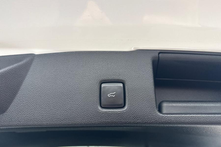 Ford KUGA Photo autoimg-1fa1a9de996197bd5d466b1b8813d0120228753a.jpg