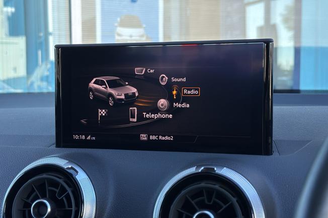 AUDI Q2 Photo 14