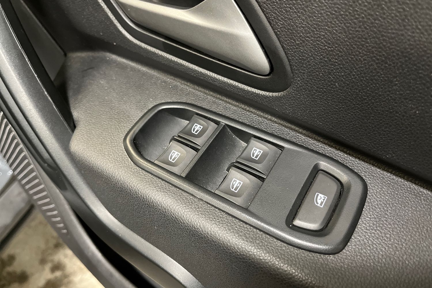 Dacia DUSTER Photo 15