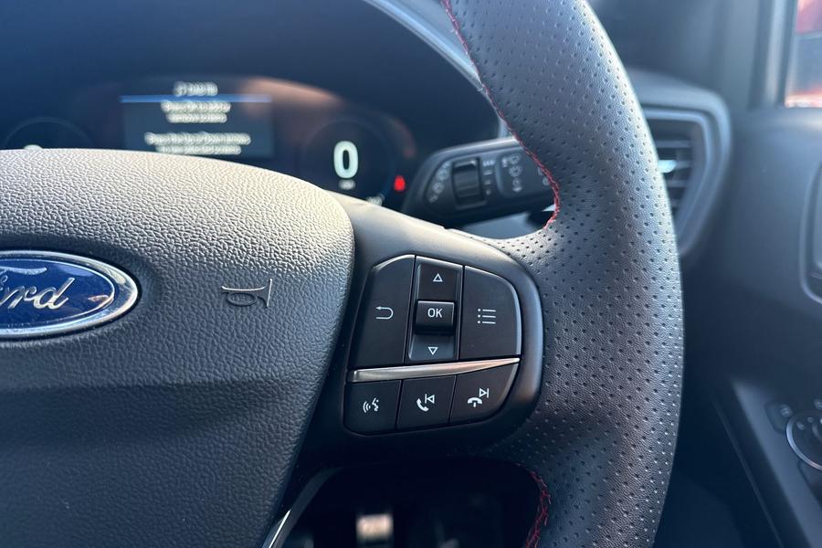 FORD FOCUS Photo autoimg-1faca4619062be01564fde10387ee973af4dbbe4.jpg