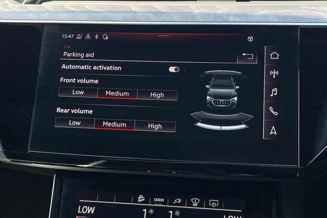 AUDI e-tron Photo 35