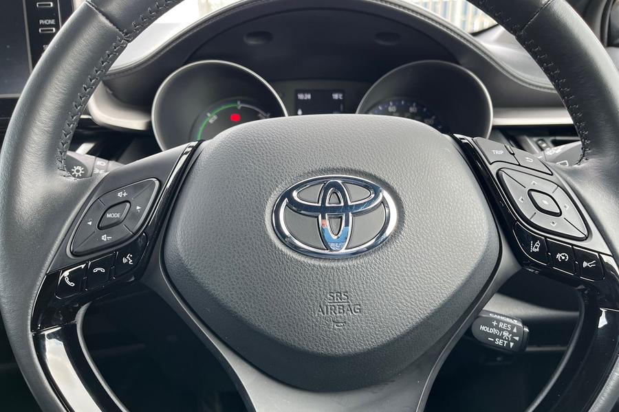 Toyota C-HR Photo autoimg-1fbb9037294d51ead0726a33279cea4b5710f1ae.jpg