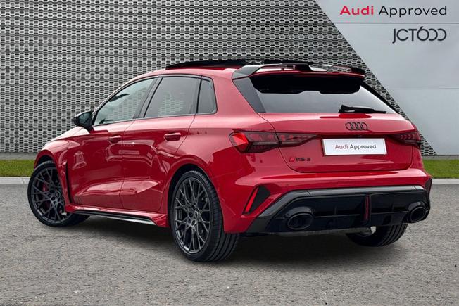 Audi RS3 Photo 3