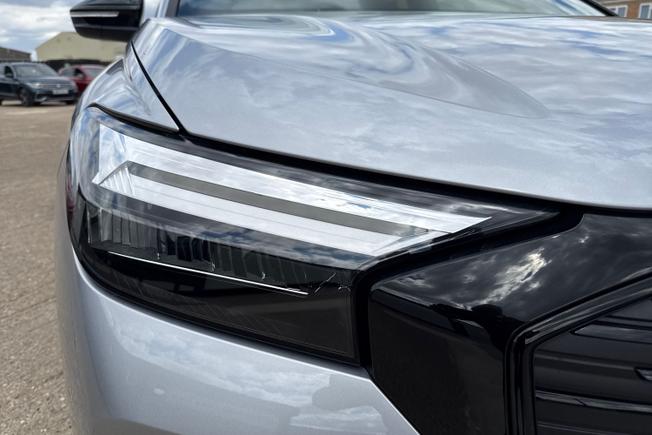 Audi Q4 Photo 19