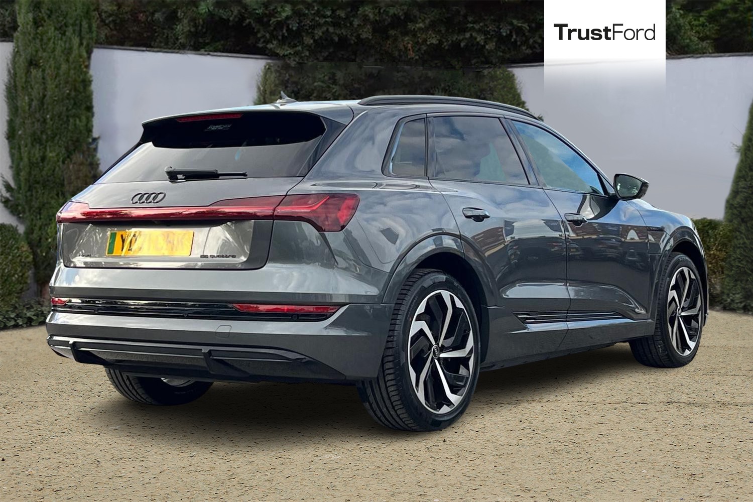 Audi e-tron Photo 3