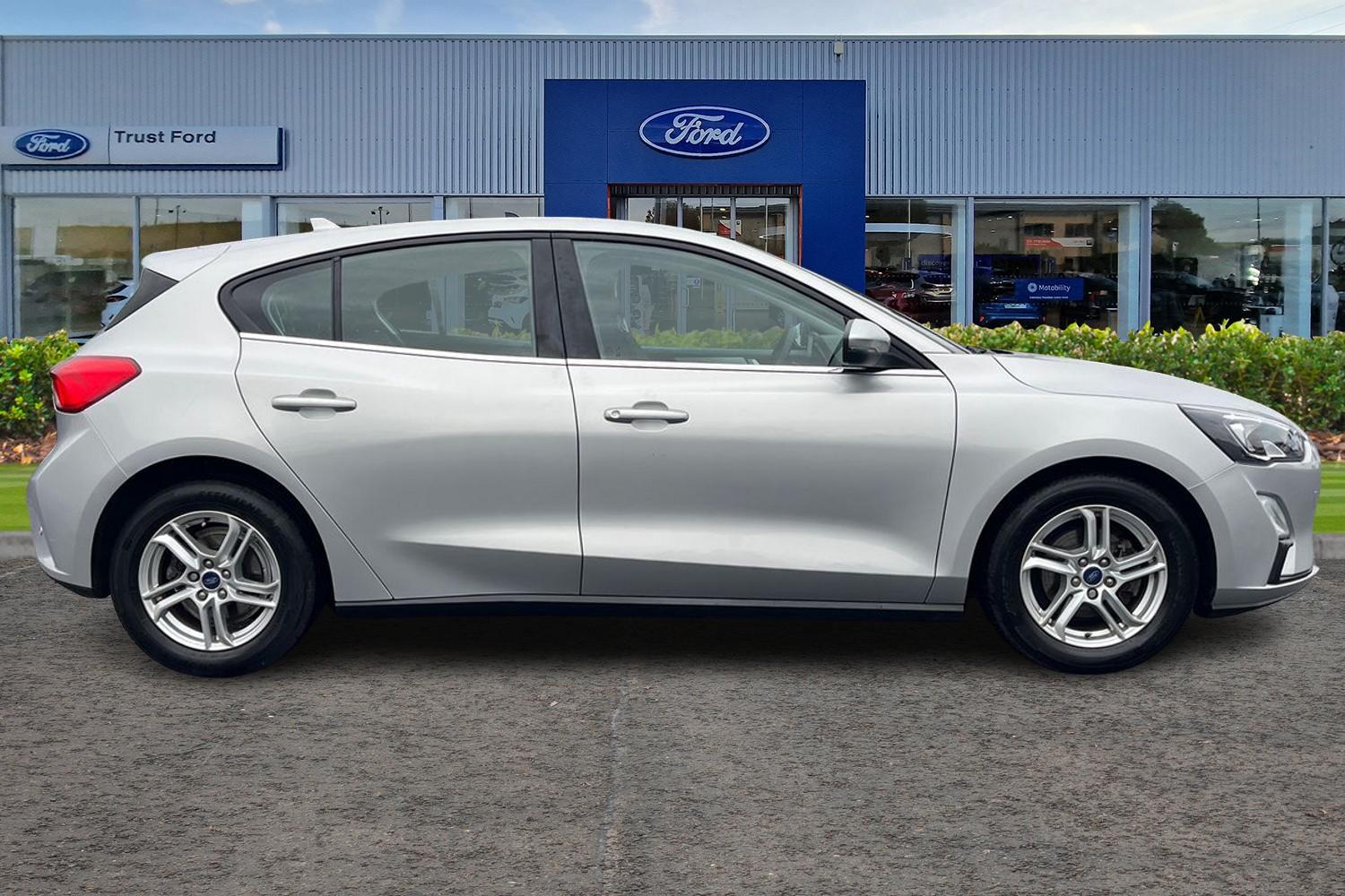 Ford FOCUS Photo 2