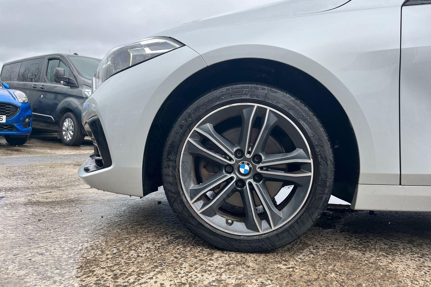 BMW 1 SERIES Photo 7