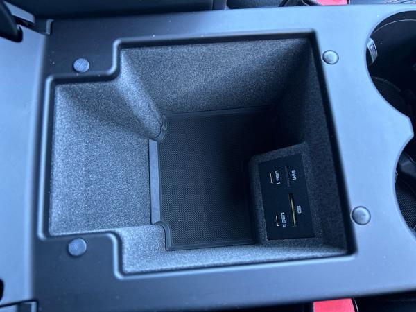 Porsche Macan Photo autoimg-1fcab06ed1f0b8bde48c267d3868cc2efea7c839.jpg