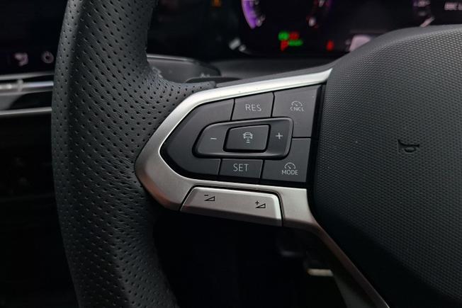 VOLKSWAGEN Golf Photo 16