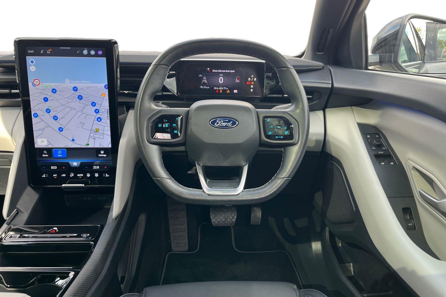 Ford Explorer Photo 10