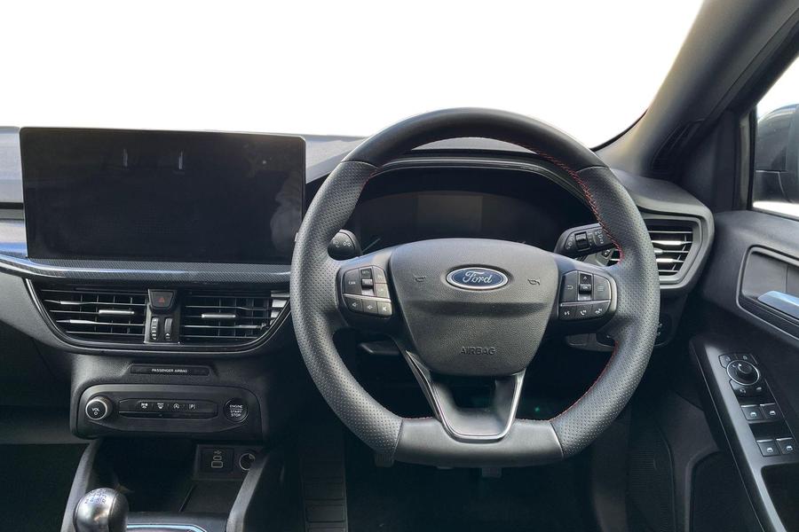 Ford Focus Photo autoimg-1fd7b43fdba5eaea436c6a960fe4172b8f329200.jpg