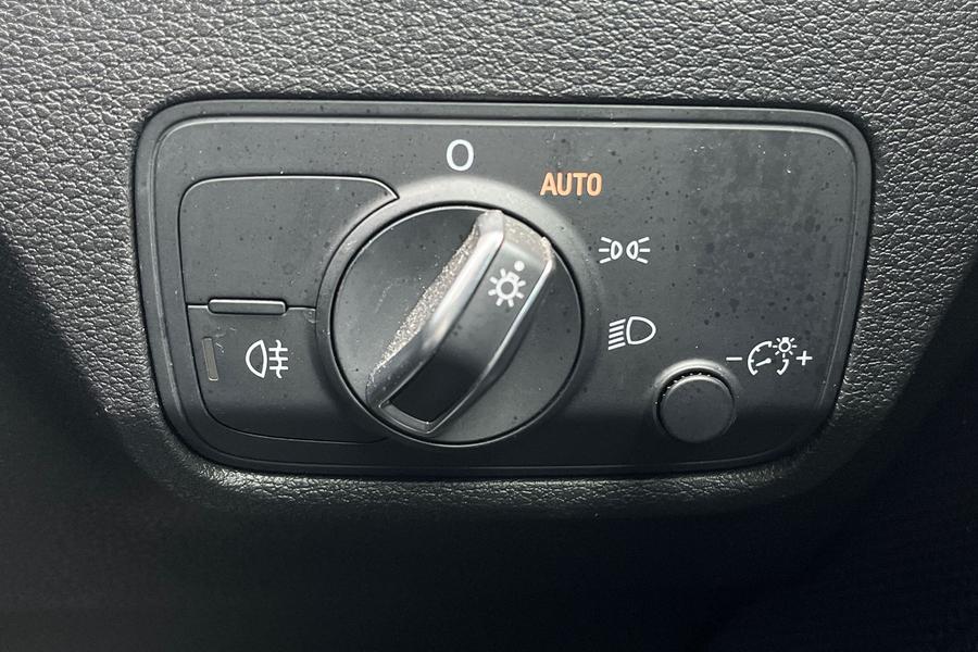 Audi Q2 Photo autoimg-1fd93cf61554aa13124148742b9b942e1ee73622.jpg