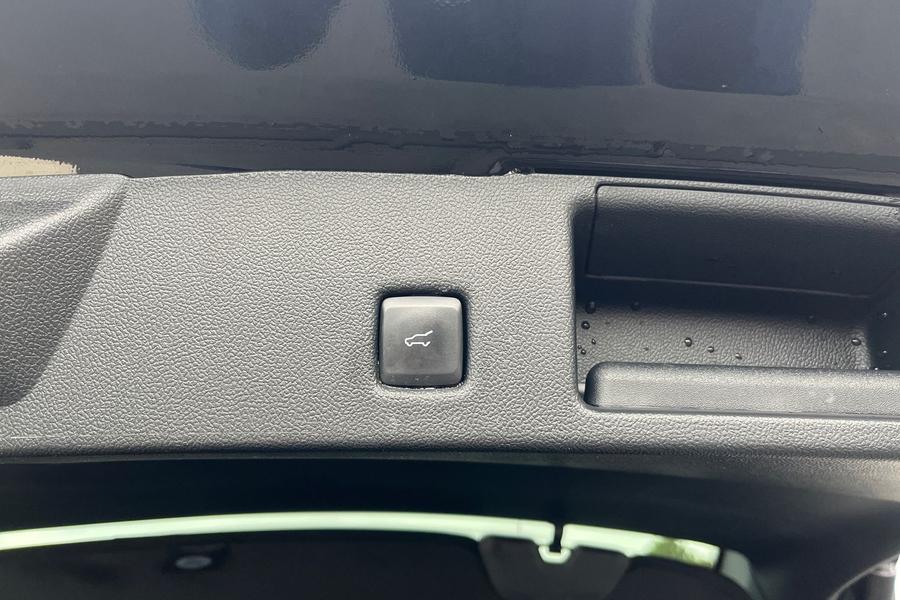 Ford Kuga Photo autoimg-1fda1082466dab859bd39a114b1d4931079cdc9a.jpg