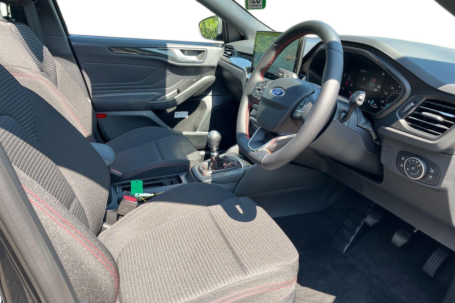 Ford FOCUS Photo 8