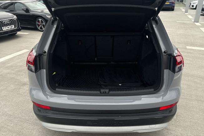 AUDI Q4 E-Tron Photo 13