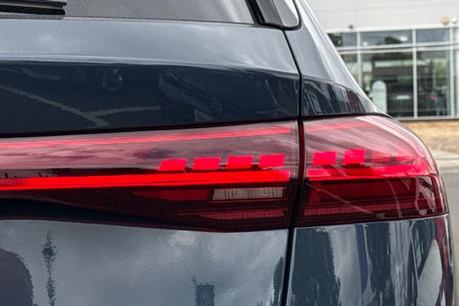 AUDI A6 E-Tron Avant Photo 32