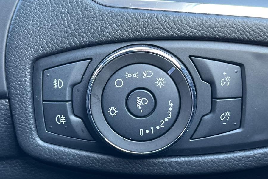 Ford GALAXY Photo autoimg-1fe247cd334ae9b419d11f1368ddb45f21fec865.jpg
