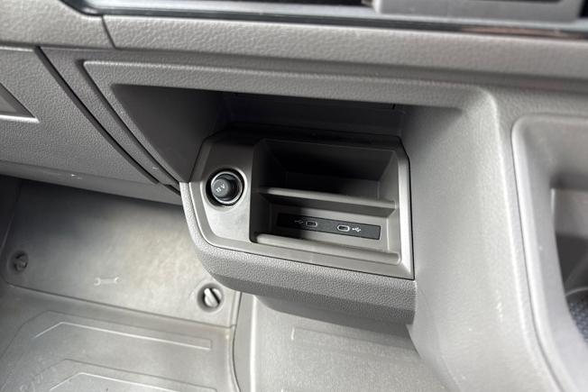 VOLKSWAGEN Crafter Photo 42