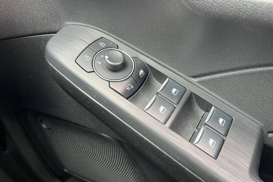 Ford KUGA Photo autoimg-1fe33b7d29e24b6dc56c08a9d8f44b9d2226a7cc.jpg