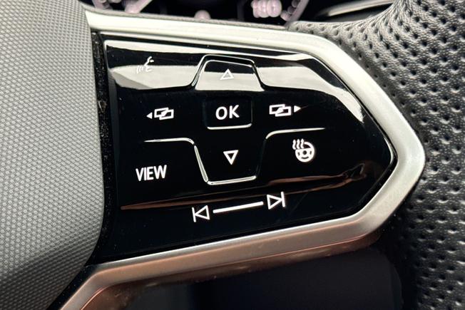 VOLKSWAGEN Touareg Photo 17