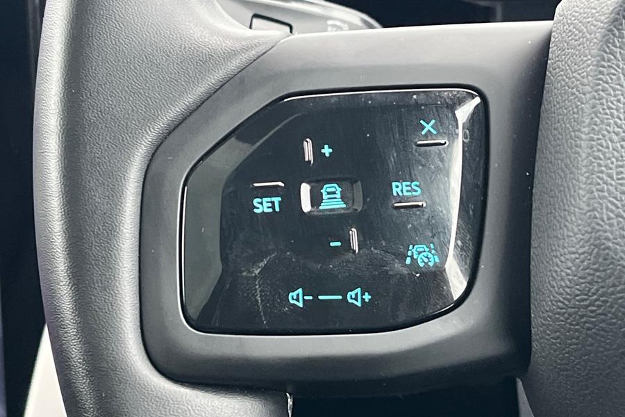 Ford Explorer Photo autoimg-1fea0ffa0d531c8eb22e70cbf0f25b2453ef1a7c.jpg