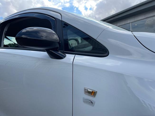 VAUXHALL Corsa Photo 20
