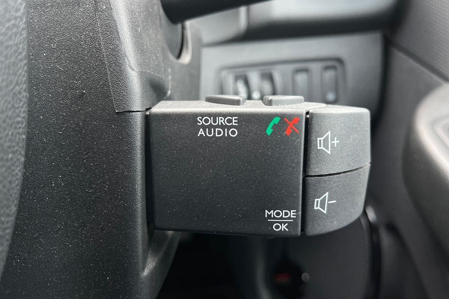 Renault CLIO Photo autoimg-1ff02a62077a4ce9a53791541b4334ec134f5770.jpg