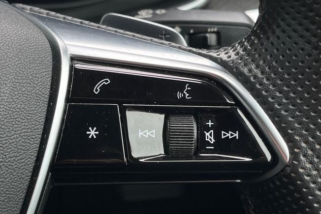 AUDI A6 Saloon Photo 17