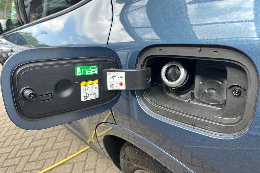 Ford Kuga Photo autoimg-1ff3f665c153f0b4e69c6d1464455f77c52adb08.jpg