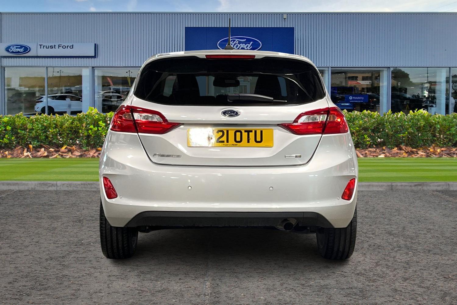 Ford FIESTA Photo 6