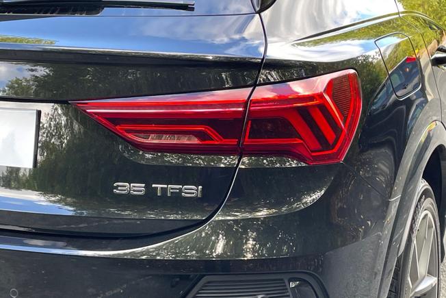 AUDI Q3 Photo 18
