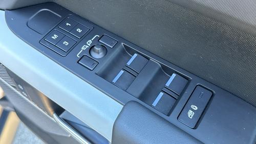 Land Rover Defender Photo autoimg-1fff9bc6a3aee62594992bd8fa6a597a238a31de.jpg