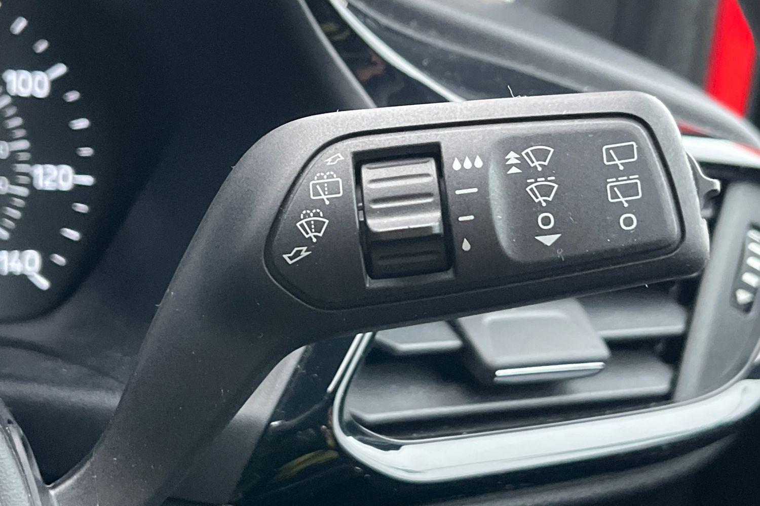 Ford FIESTA Photo 14
