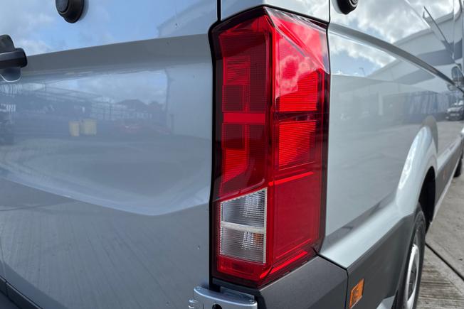 VOLKSWAGEN Crafter Photo 18