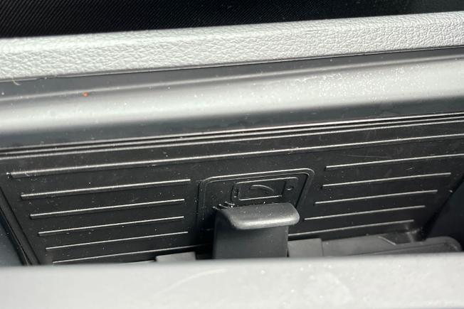 AUDI Q8 E-Tron Photo 27