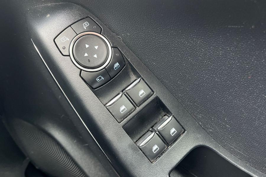Ford PUMA Photo autoimg-20053c285fcf7be9114b5a27a2ad97595099a604.jpg