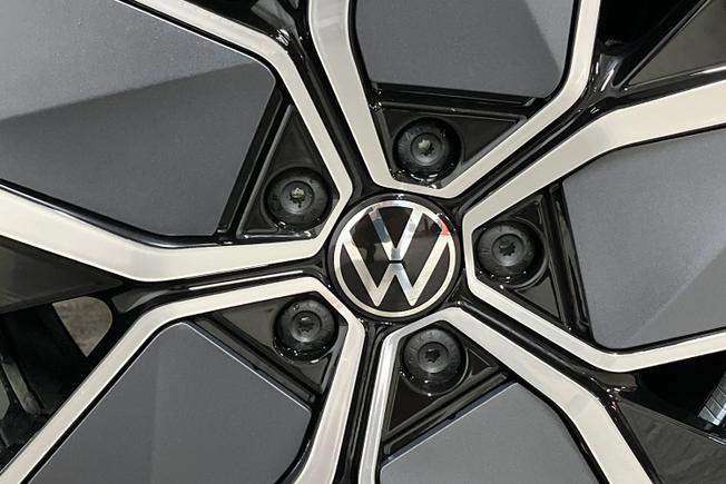 VOLKSWAGEN Golf Photo 32