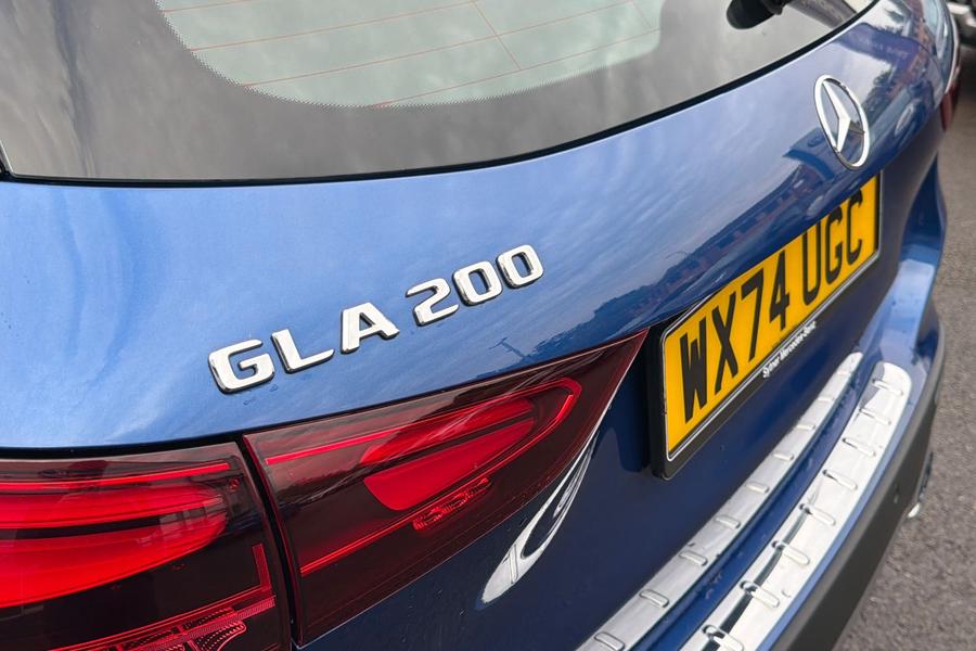 Mercedes-Benz GLA Photo autoimg-20098f8b3f9d804eee67e79d9d7661b9d842516e.jpg