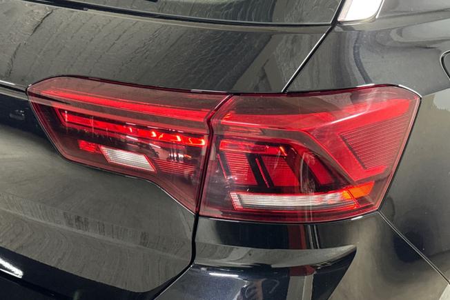 VOLKSWAGEN T-Roc Photo 18