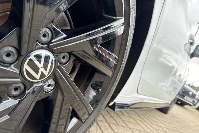 VOLKSWAGEN Golf Photo 22